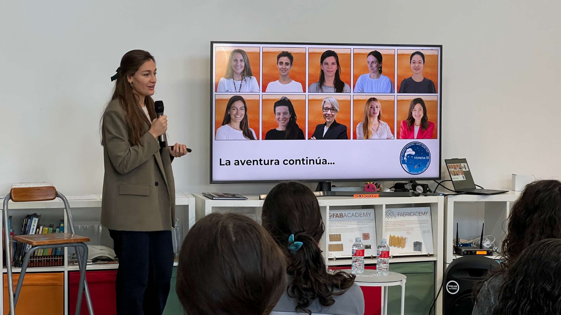 Laura Gonzalez Llamazares explicando Hyphatia Laura Gonzalez Llamazares explicando Hyphatia